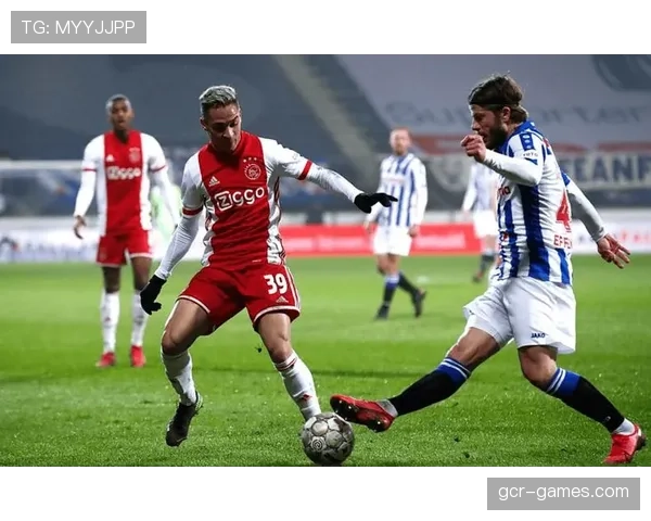 乔·罗登闪耀英超赛场,稳固防线成球队后防核心 乔·罗登闪耀英超赛场,稳固防线成球队后防核心